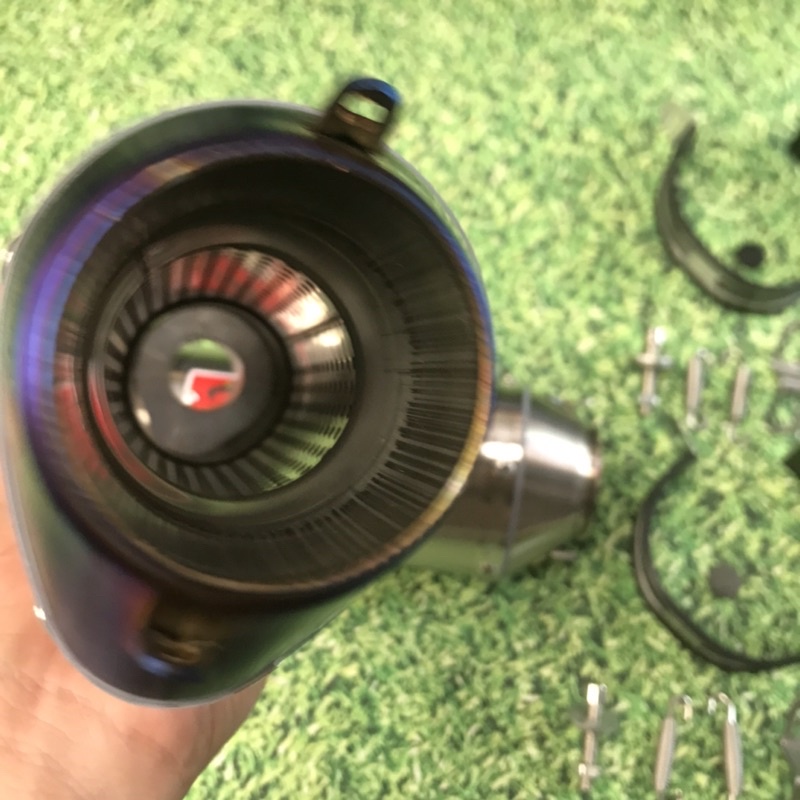 Pô AHM M3 titan - Bạc gắn Ex, Winner, Sirius, Raider, Satria, Wave, Drem...Tặng Kèm Tiêu Tiện CNC