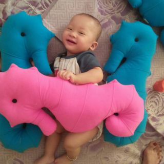Gối ôm cá ngựa handmade