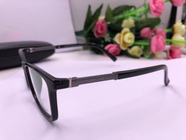 KÍNH CẬN PORSCHE