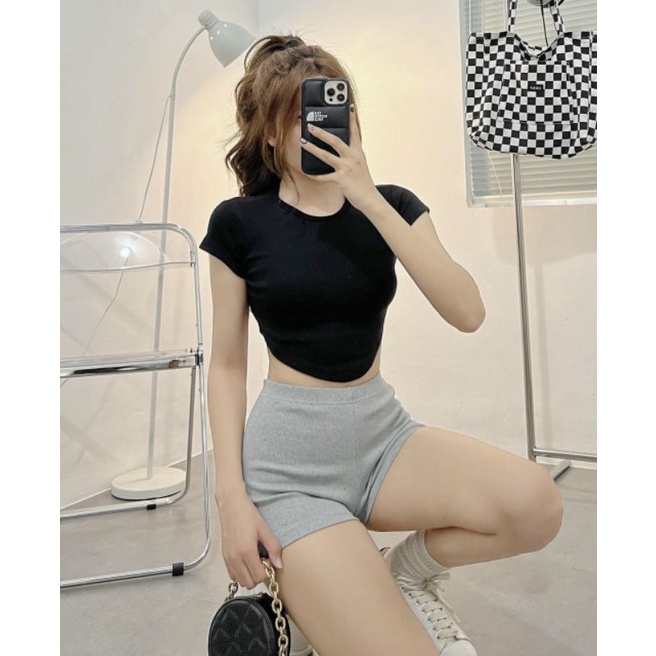 Áo croptop vạt nhọn