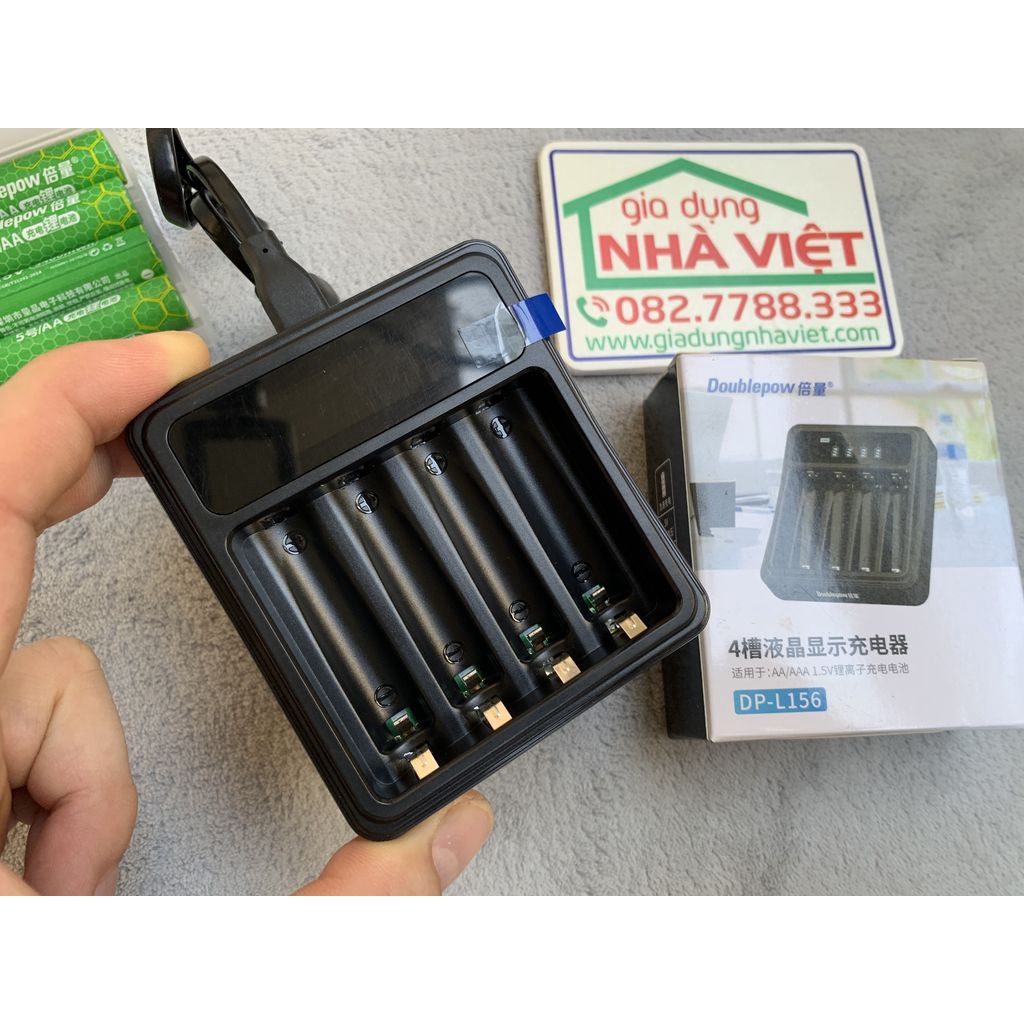 Bộ 4 pin sạc Doublepow 1.5V 3400mWh phiên bản 2022 kèm sạc pin DP-L156 LCD Type-C
