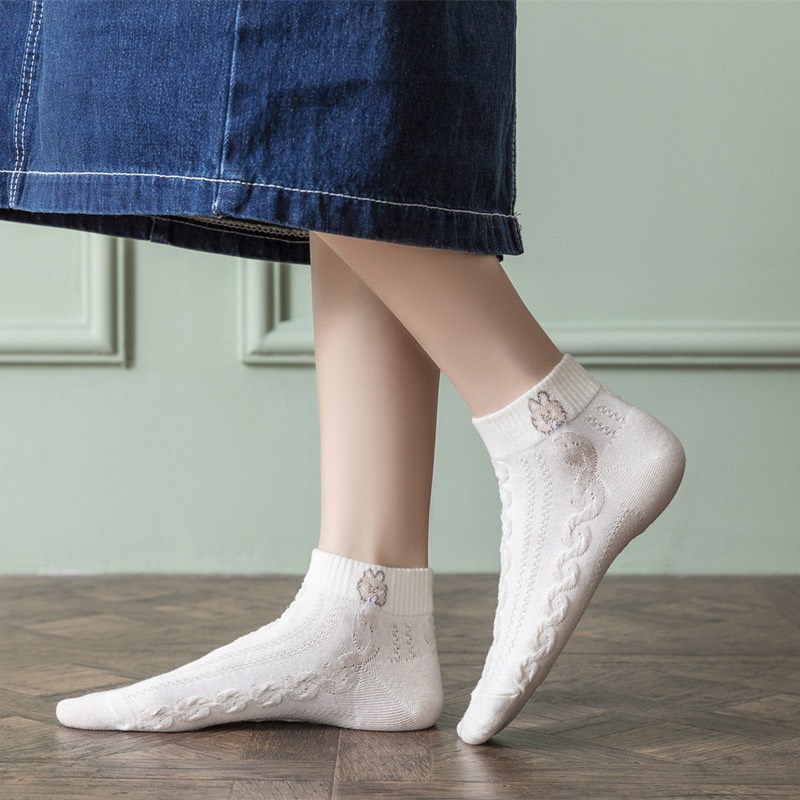 Một Đôi Tất Len Gân Cổ Ngắn Nữ Màu Trắng Họa Tiết Thú Siêu Dễ Thương