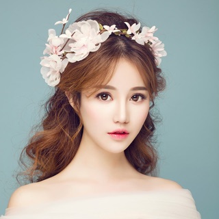 Dây hoa voan tết cùng tóc
