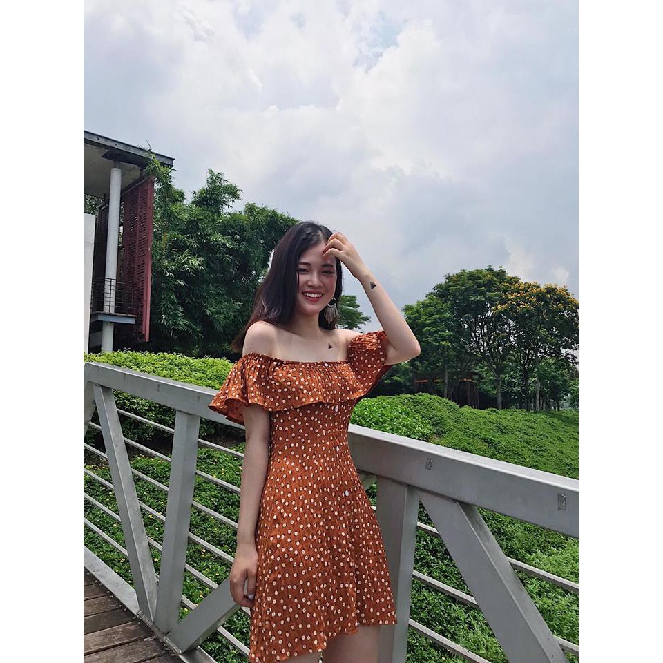 Đầm trễ vai hoa nhí