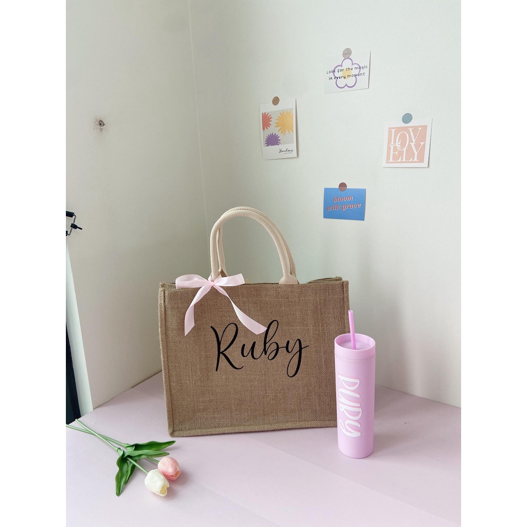 Túi Cói In Tên Riêng Kèm Nơ Thời Trang Theo Yêu Cầu Đeo Vai Đi Biển, Đi Du Lịch Mang phong cách cá nhân