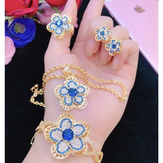 Bộ trang sức mạ vàng bông hoa nhụy xanh. Gồm dây chuyền vàng - nhẫn vàng - bông tai và lắc tay