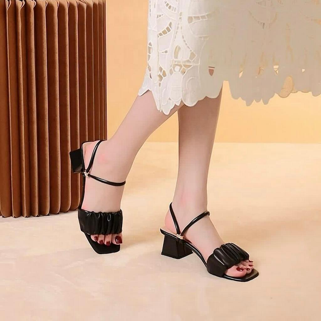 Giày MWC 4247 - Giày Sandal Cao Gót Đế Vuông 3CM Quai Nhún Màu Đen Kem Xinh Xắn