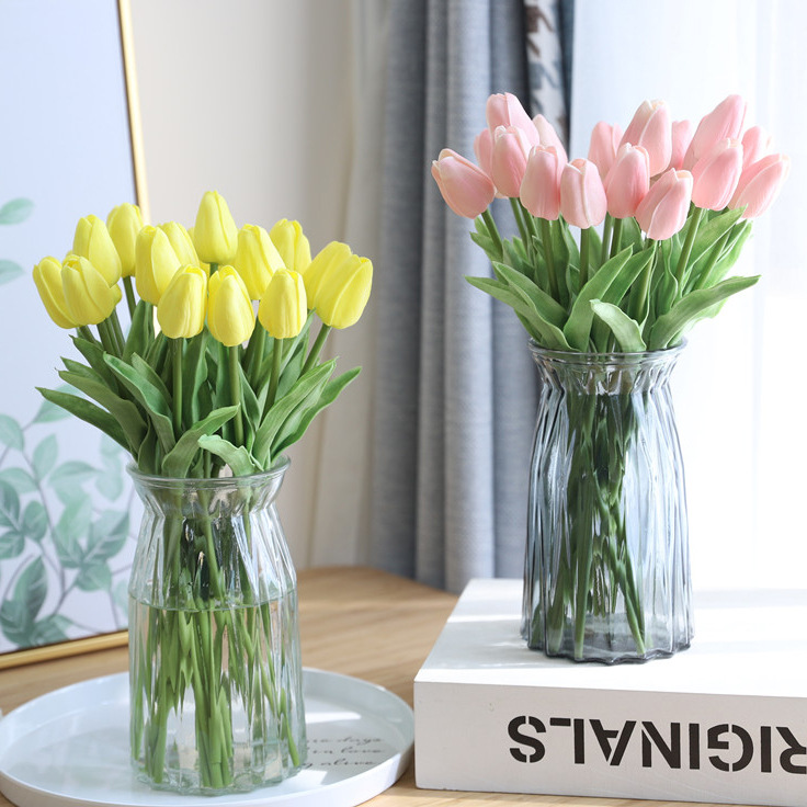 Bó Hoa Tulip Nhân Tạo Trang Trí Tiệc Cưới Tiện Dụng