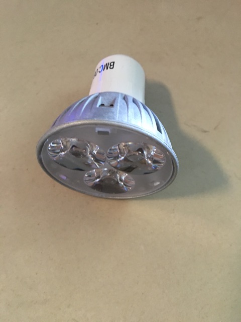 BÓNG MẮT CÁO LED 2 CHÂN GHIM