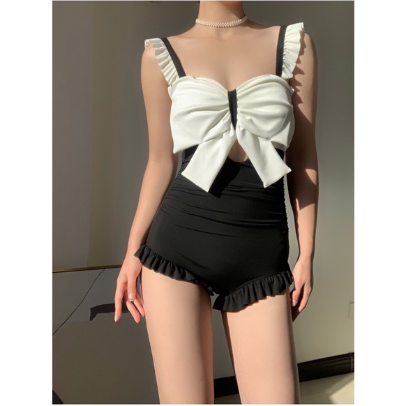 Bikini/ bơi liền bèo nhún 2 dây tạo hình nơ ngực trắng ngây thơ phong cách Ulzzang/ biển hè M19