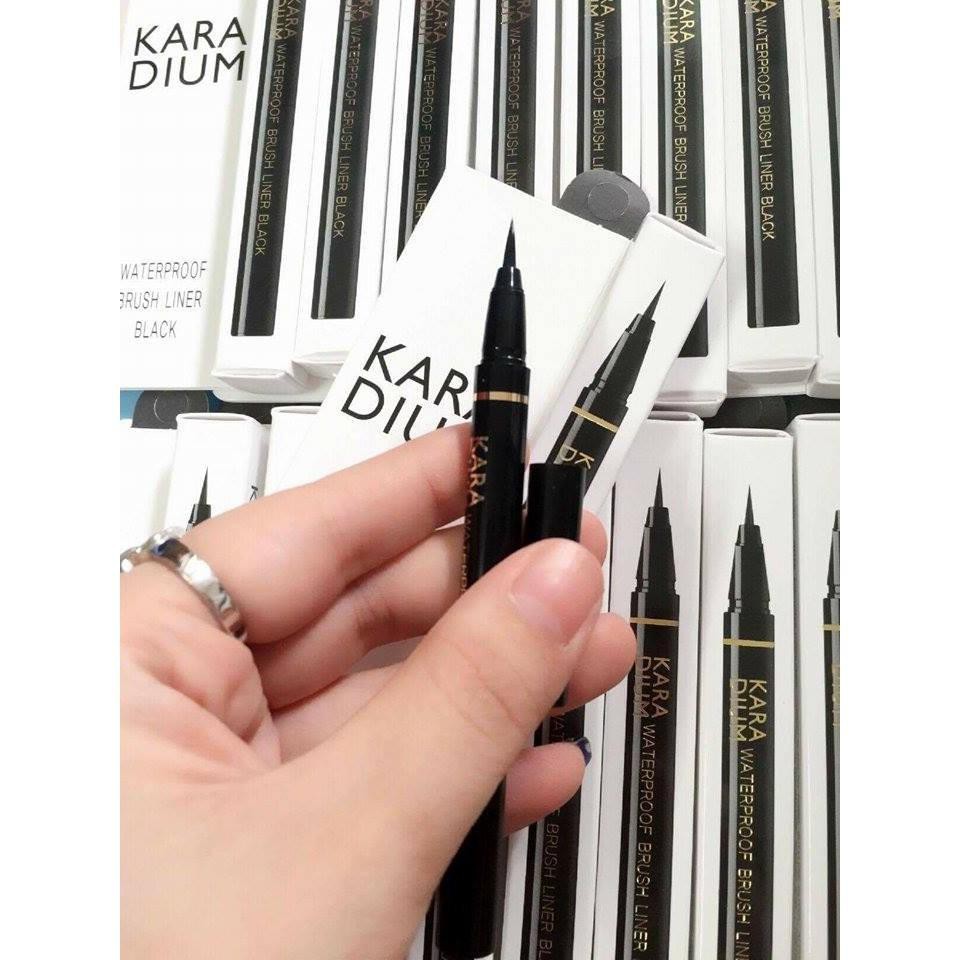 Kẻ mắt nước Karadium Waterproof Brush Liner Black lâu trôi, nét mảnh dễ kẻ - HONGS BEAUTY | BigBuy360 - bigbuy360.vn