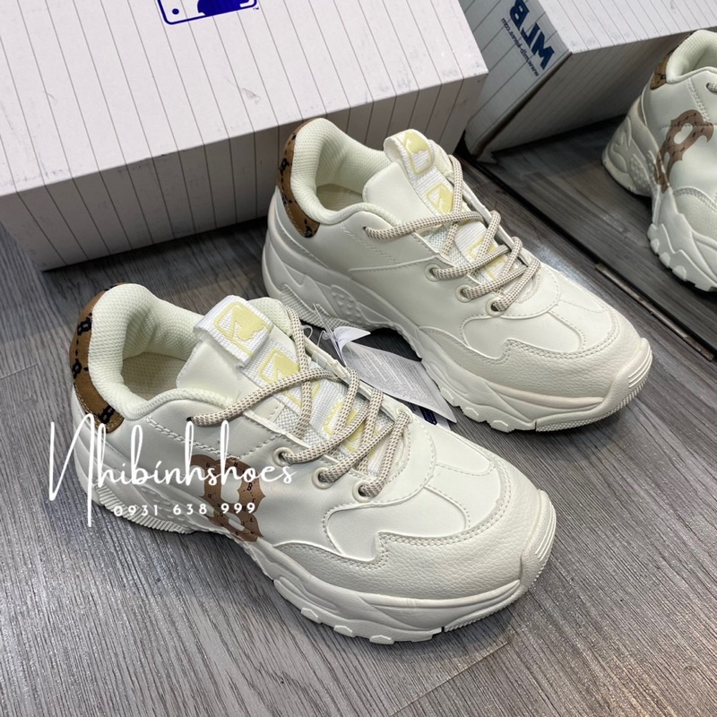 Giày thể thao chữ B nâu