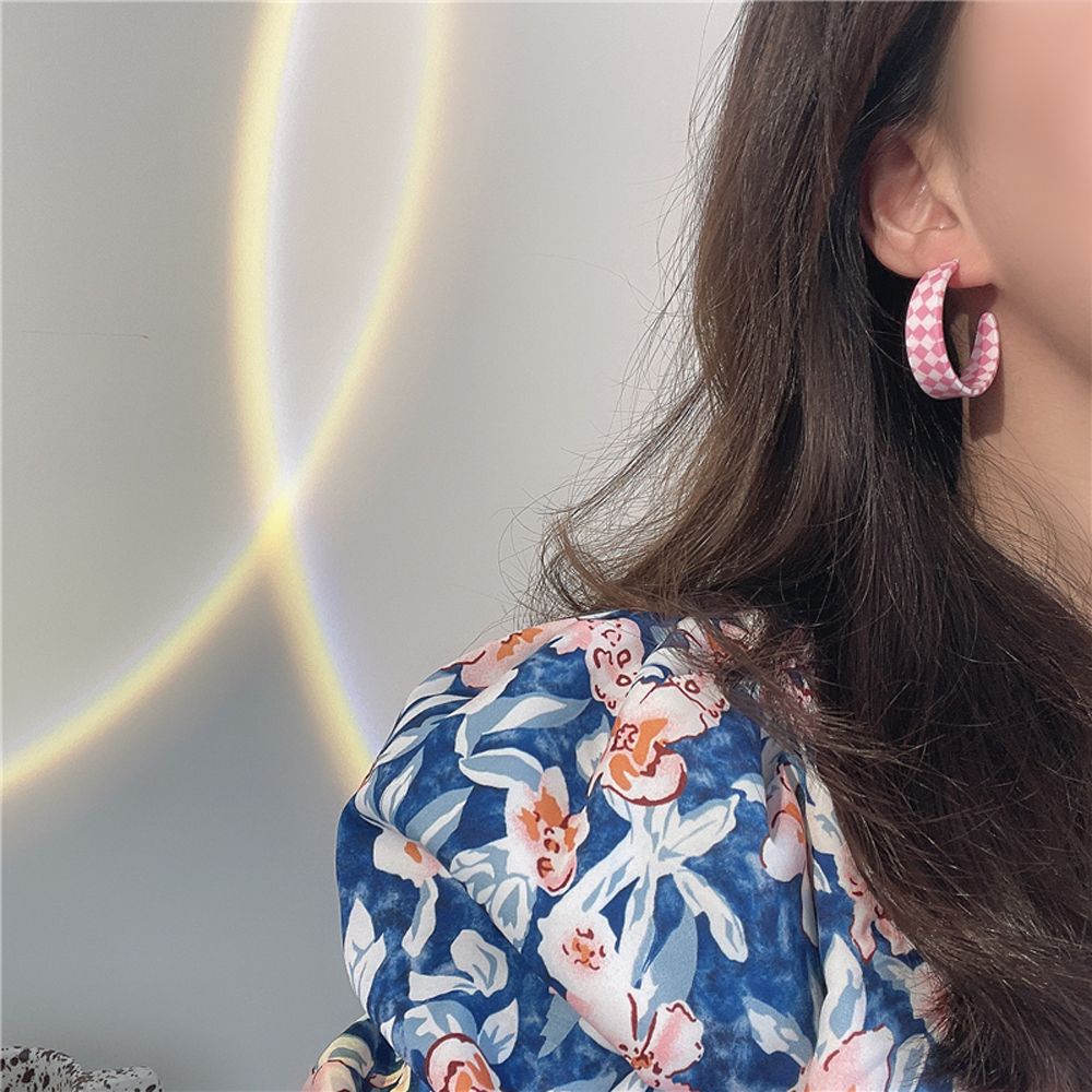 Khuyên Tai Dạng Vòng Họa Tiết Kẻ Sọc Caro Nhiều Màu Sắc Phong Cách Hàn Quốc Cổ Điển Thời Trang Cho Nữ