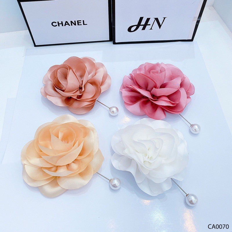 Cài áo thương hiệu , gim cài đápp