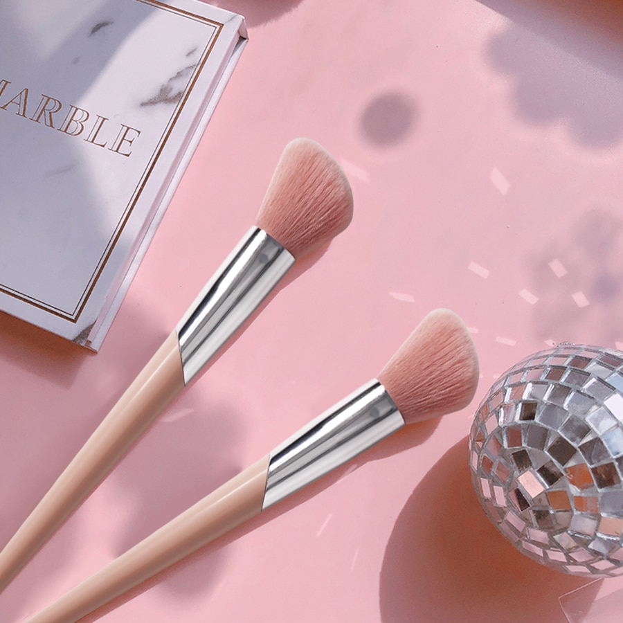 Cọ nghiêng đánh phấn má mềm mại màu hồng không logo FB10