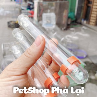 Cóng thủy tinh đựng nước