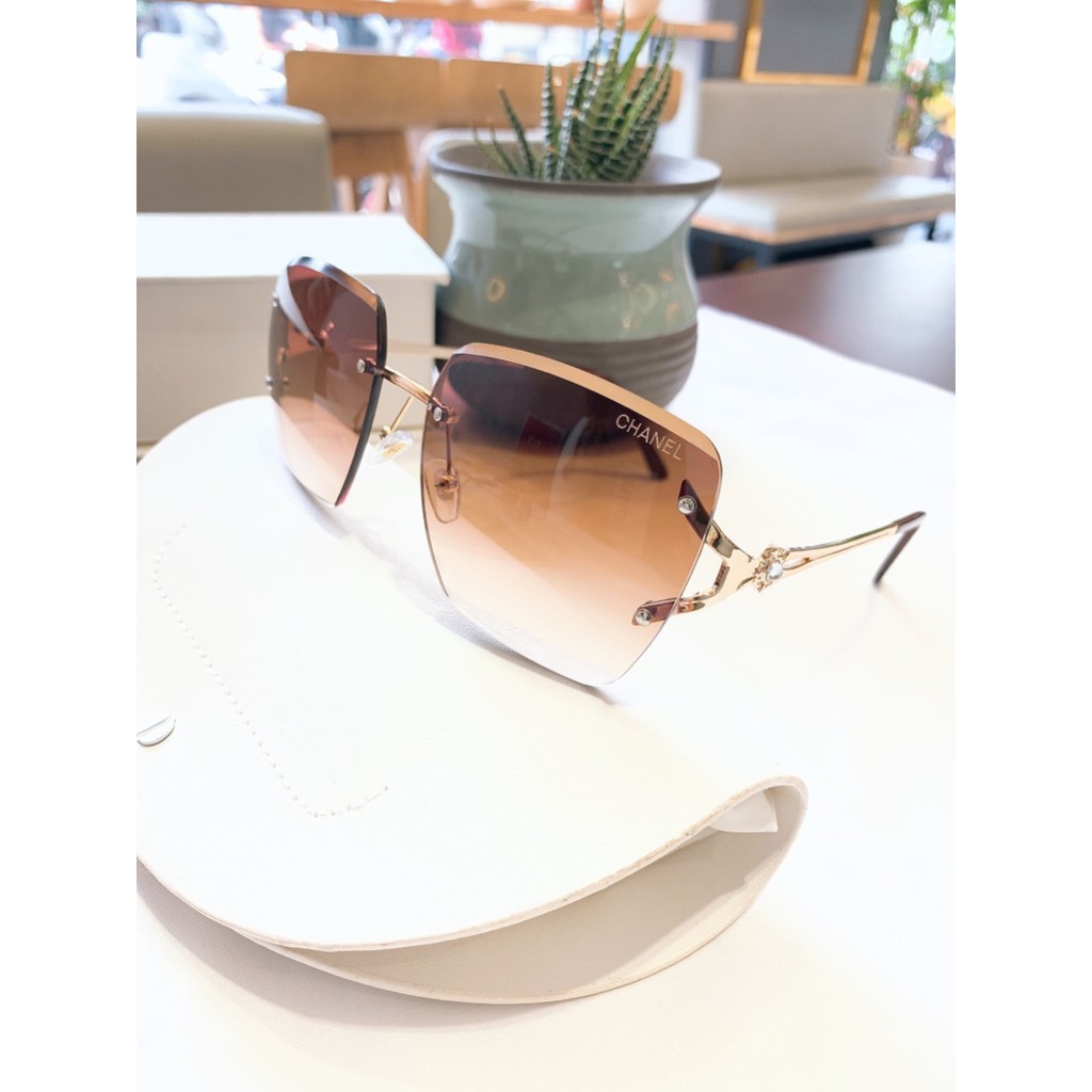 Kính mát nữ A2082 😎 TẶNG KÍNH GM 😎 kính thời trang nữ – kính chống tia uv | BigBuy360 - bigbuy360.vn