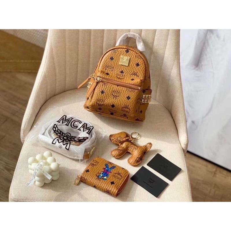 BALO M.C.M Supper sale Full box bản limited Phụ kiện đi kèm gồm có: 1 móc chó + 1 ví mini kéo khoá dập logo đầy đủ
