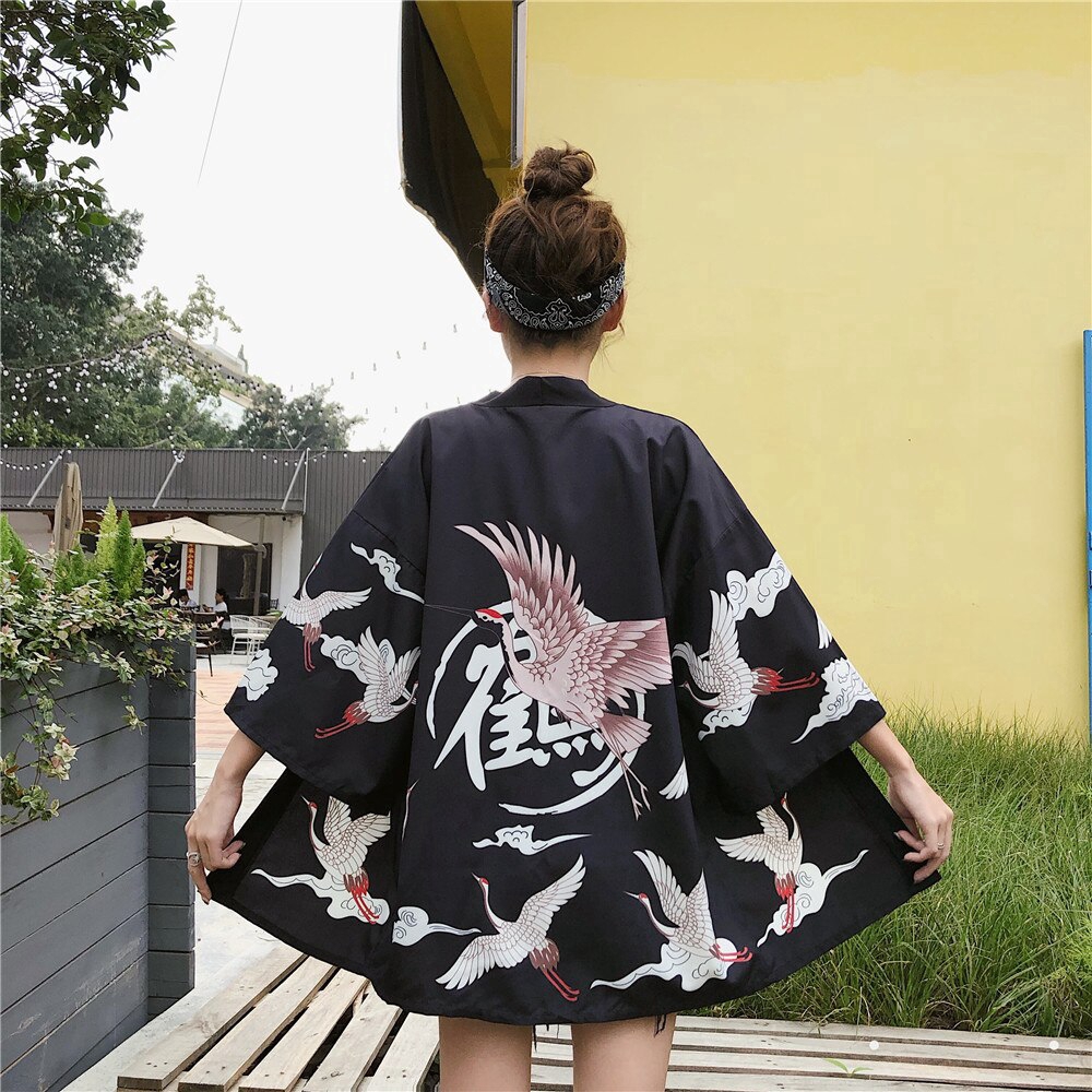 Áo Khoác Kimono Trắng Đen Họa Tiết Hạc Phong Cách Nhật Bản Cho Nữ