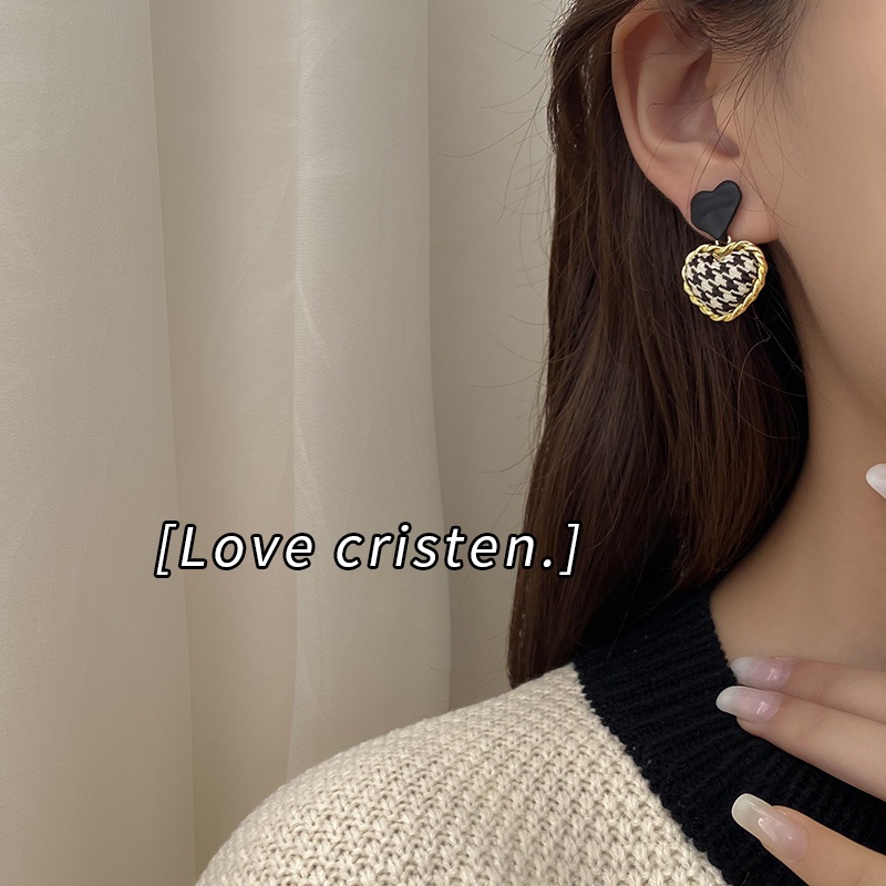 Bông Tai Dáng Dài Hình Trái Tim Màu Đen Ngọt Ngào Dễ Thương Cho Nữ