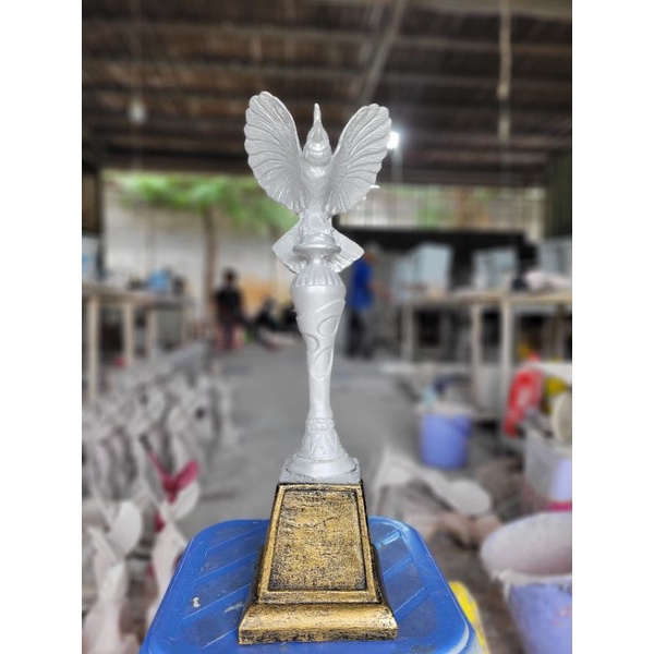 CÚP CHIM CHÀO MÀO