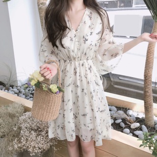 Váy hoa nhí ngắn tay lỡ cổ tim trắng/đen