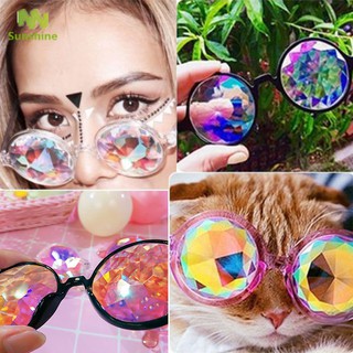 Kính râm kiểu độc đáo cá tính dùng để chụp ảnh cho nữ