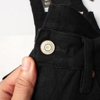 Quần Jean rách gối levis