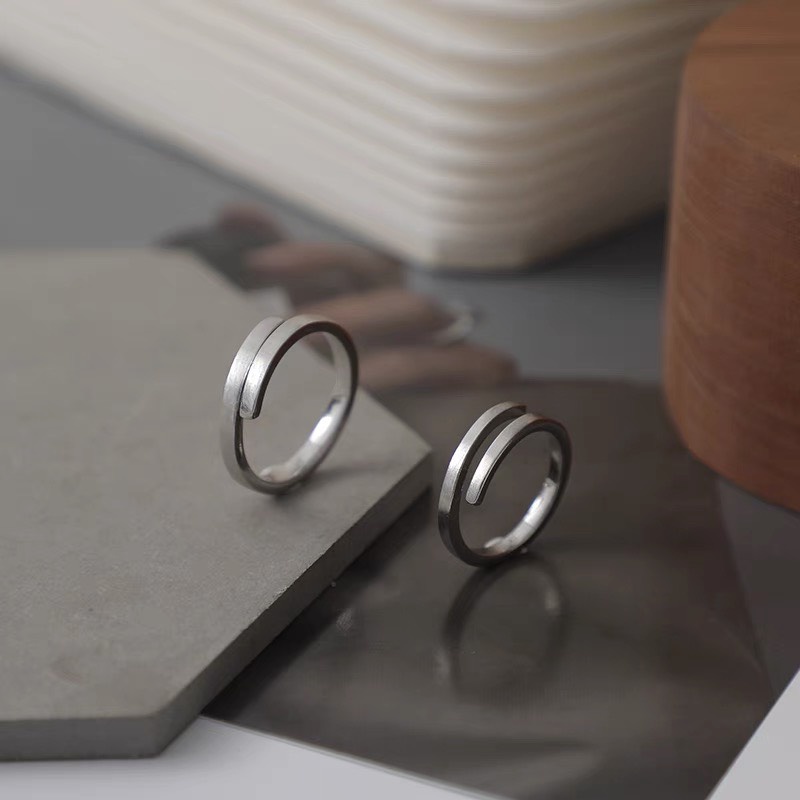 Nhẫn nam nữ tròn SAZ màu bạc thời trang chất Titan đẹp đơn giản không gỉ - Nhẫn SAN Ring