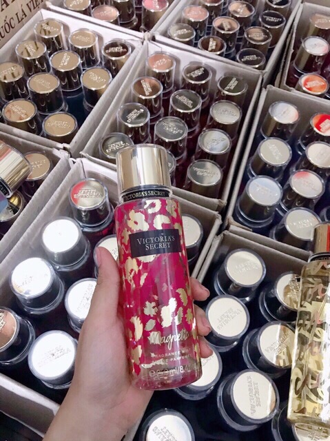 Xịt thơm toàn thân vitoria | BigBuy360 - bigbuy360.vn