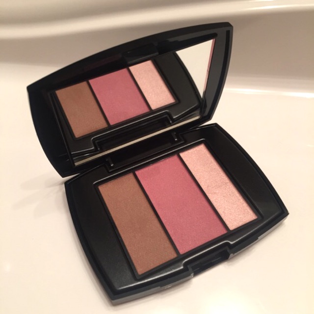 Hộp phấn má, contour kiêm highlighter của Lancome Blush Subtil