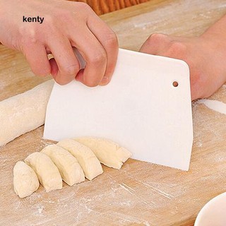 Dao cắt bột bánh bằng nhựa