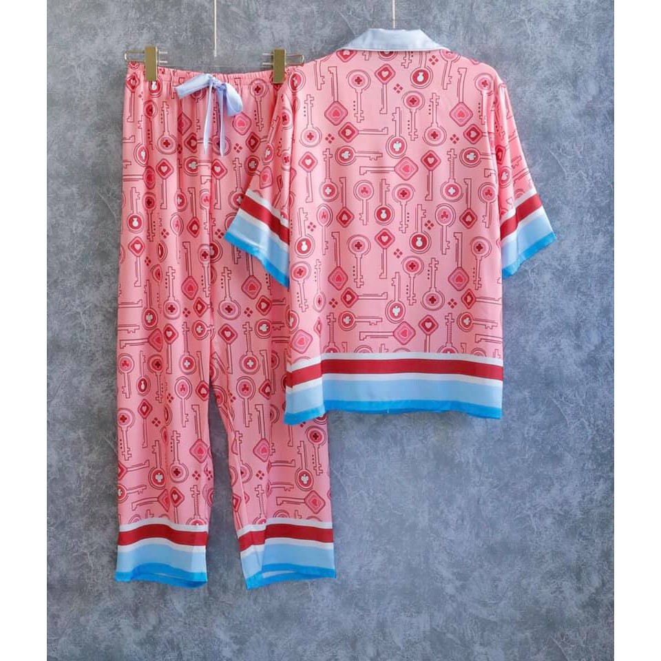 [Hàng Sẵn chuyên Sỉ] B311 Bộ ngủ pijama lụa QCCC in hình cao cấp , tay ngắn quần dài , chất đẹp mềm mịn.