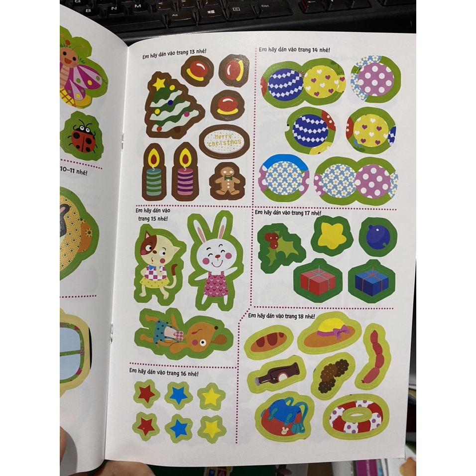 Sách - Hình dán thú vị rèn luyện tư duy ( Đinh Tị )