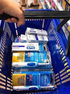 Bàn chải điện Oral B Úc