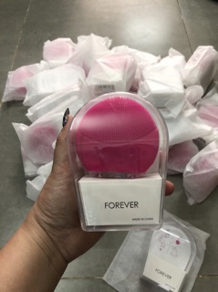 MÁY RỬA MẶT DƯỠNG DA FOREVER