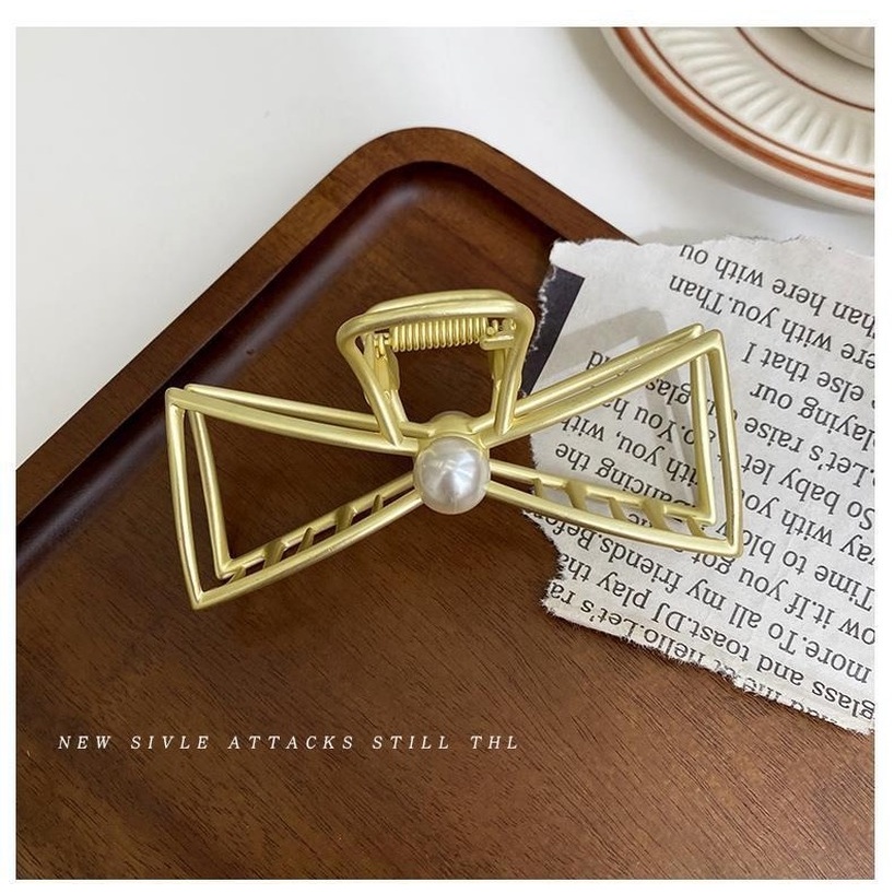 Kẹp Tóc Đuôi Cá Đính Ngọc Trai Xinh Xắn