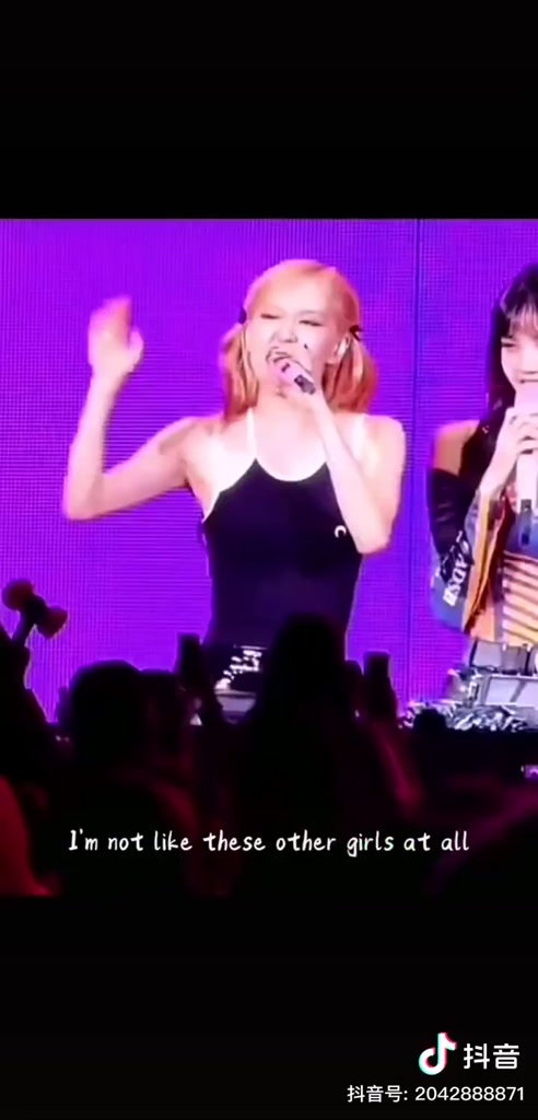 Áo croptop sát nách hoạ tiết Mặt Trăng thêu thiết kế hợp thời trang samsu.clothing_saigon | BigBuy360 - bigbuy360.vn