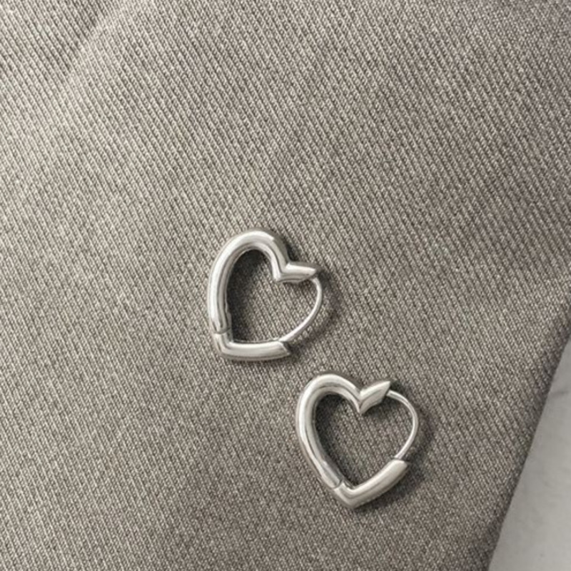 Đôi Khuyên Tai Hình Trái Tim Xinh Xắn Dành Cho Nữ