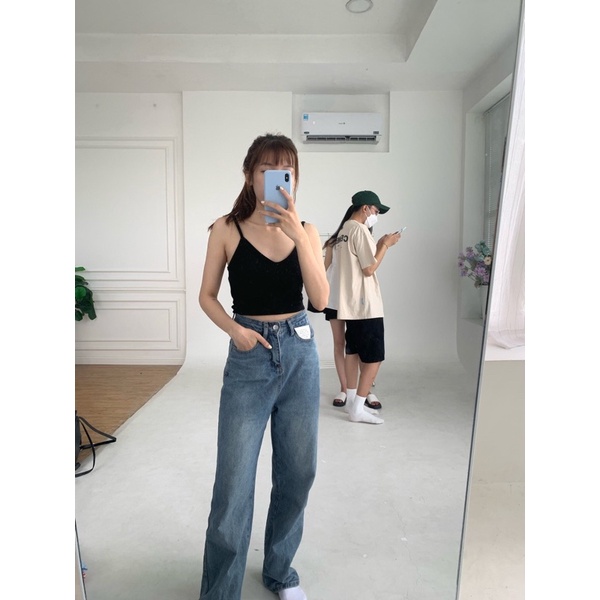 Áo 2 dây cổ V chất thun gân co giãn sexy rất thích hợp với mùa hè