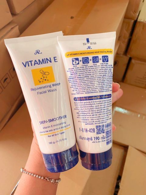 Sữa rửa mặt vitamin e của Thái 190ml
