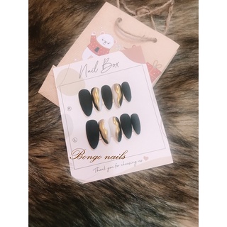 Nails box móng úp thiết kế đen trắng kết hợp tráng gương