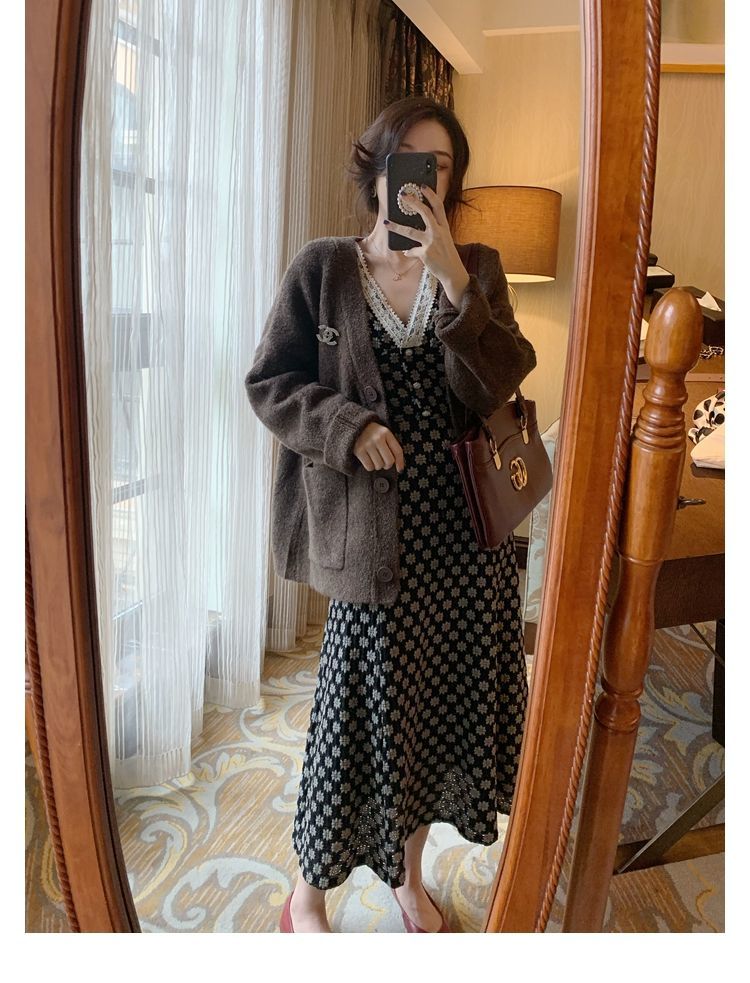 Đầm Maxi Tay Dài Cổ Chữ V Phối Ren Chất Lượng Cao | BigBuy360 - bigbuy360.vn