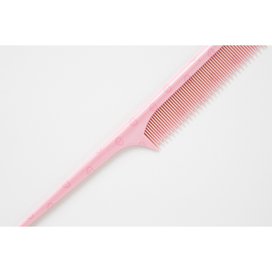Lược Đuôi Dài ARTBOX Hàn Quốc Họa Tiết Trái Tim Màu Hồng