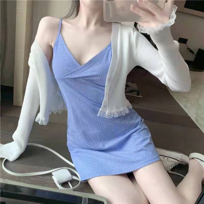 Bộ Áo Khoác Cardigan Tay Dài + Đầm Hai Dây Màu Tím Nhạt In Họa Tiết Hoa Nhí Xinh Xắn Thời Trang Mùa Hè Quyến Rũ