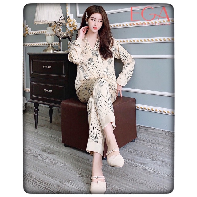 Bộ đồ lụa mặc nhà SAM. - elegart mềm nhẹ không nhăn xù màu sắc đơn giản, họa tiết hoa độc lạ, kiểu dáng dài | BigBuy360 - bigbuy360.vn