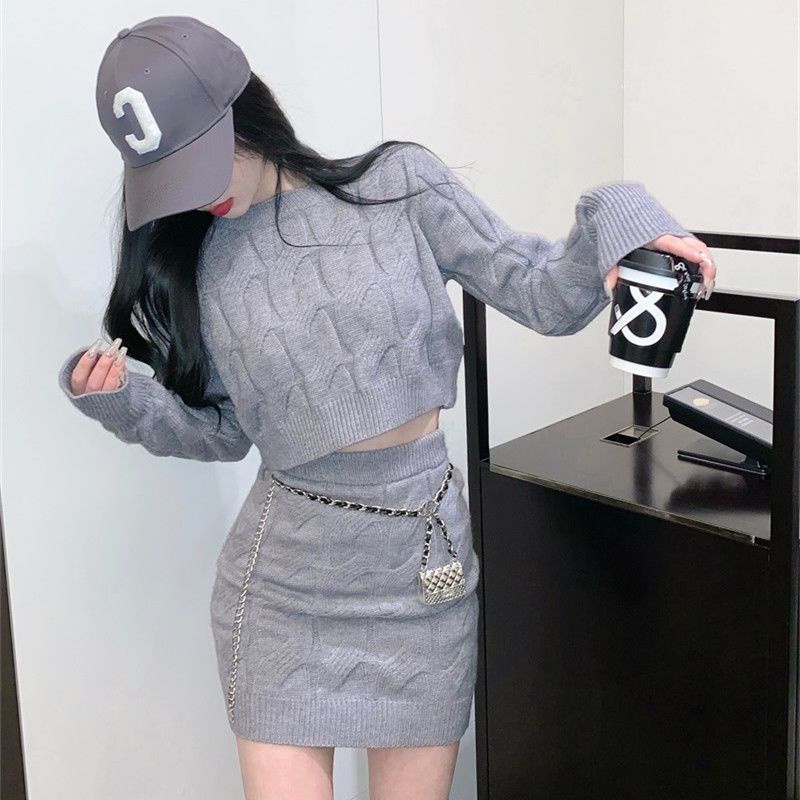 Bộ Áo Sweater Cổ Cao Phối Chân Váy Eo Cao Ôm Hông Kiểu Hồng Kông Thời Trang Thu Đông Mới Cho Nữ