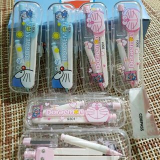 1 hộp Compa