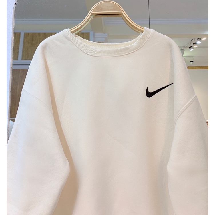 [Mã 12FASHIONSALE1 giảm 10K đơn 50K] áo sweater nỉ bông logo thêu | BigBuy360 - bigbuy360.vn