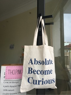 túi tote absolute become curious sẵn